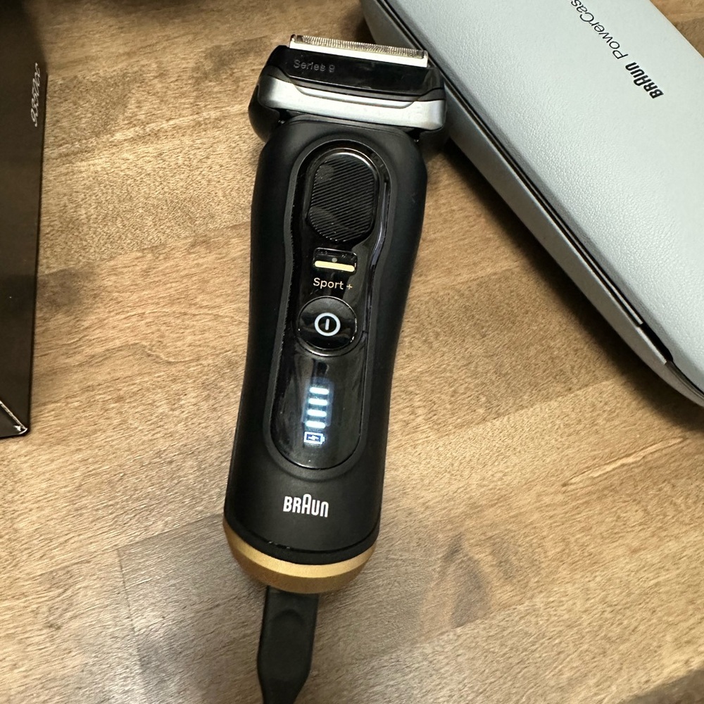 Braun Series 9 Sport+ Electric Shaver EUC - Picture 6 of 9